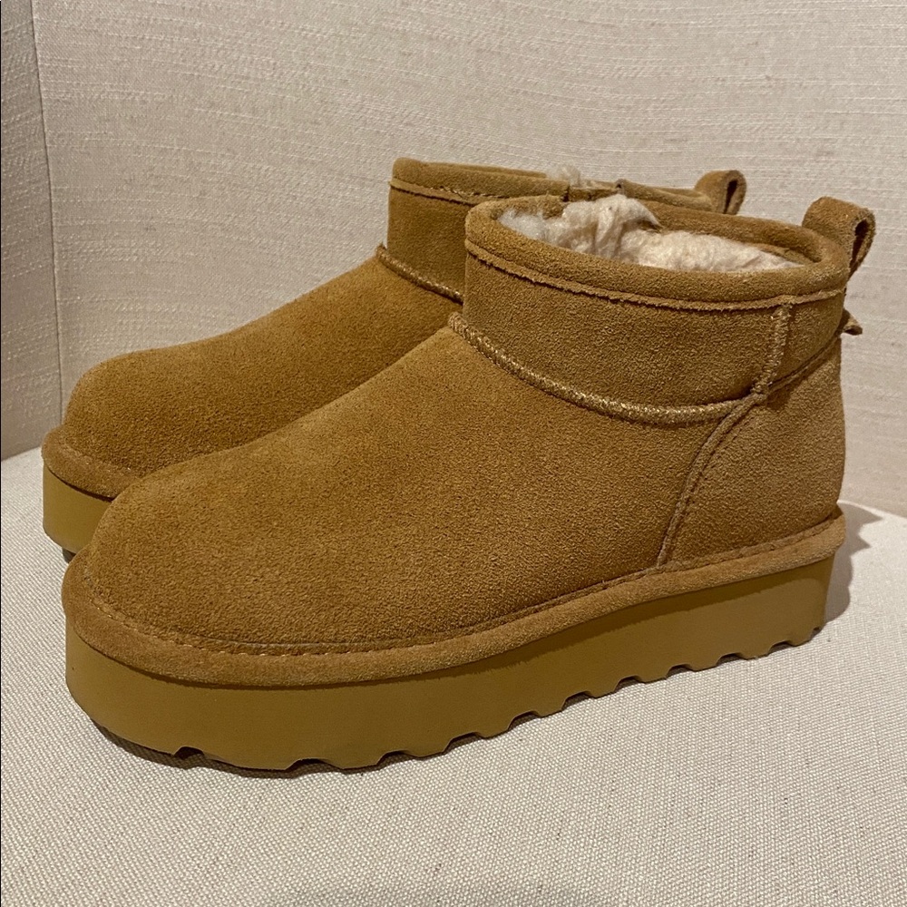 BearPaw Retro Shorty Platform Sz 4Y